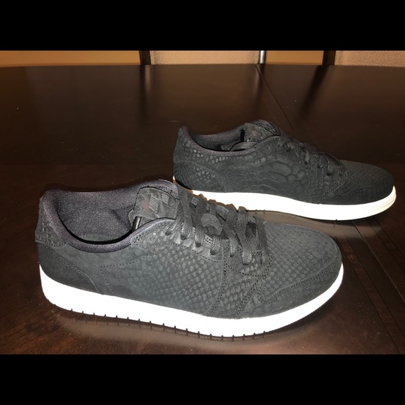 New Nike Air Jordan 1 Retro Low Python Sneaker 9.5 - Picture 5 of 13